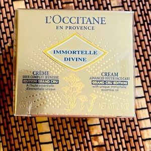 Divine Cru Face cream.